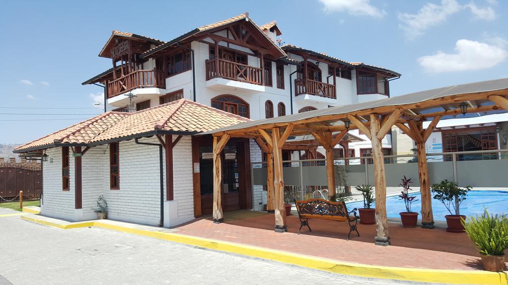 Hosteria El Imperio Real Salcedo ภายนอก รูปภาพ